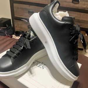 Alexander McQueen 43